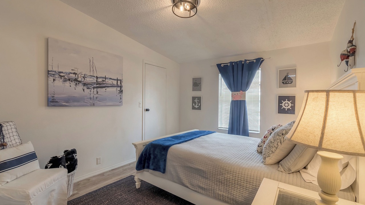 Photo of Bedroom in Edgewater