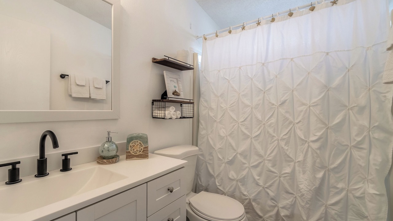 Photo of Bathroom in Edgewater