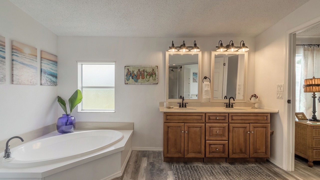 Photo of Bathroom in Edgewater
