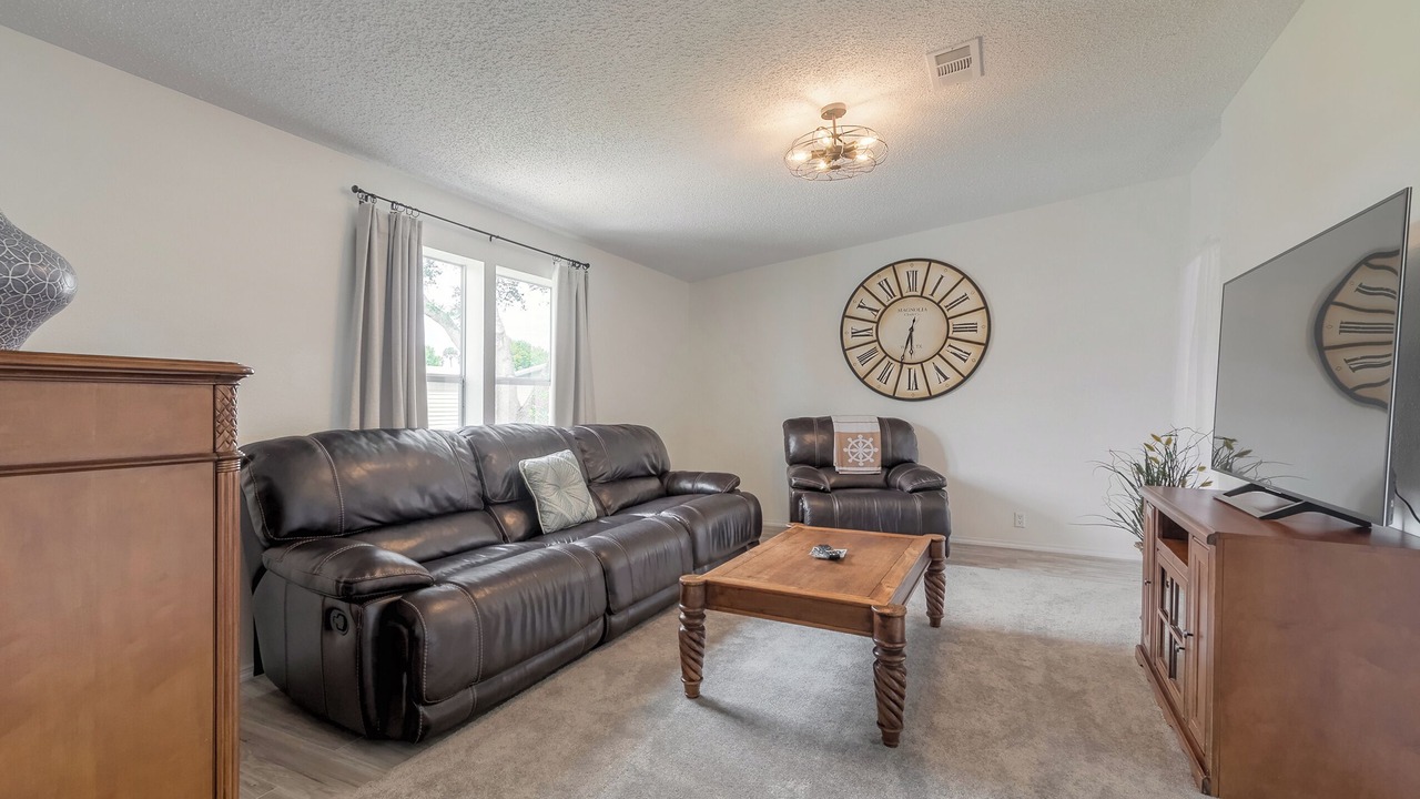 Photo of Livingroom in Edgewater