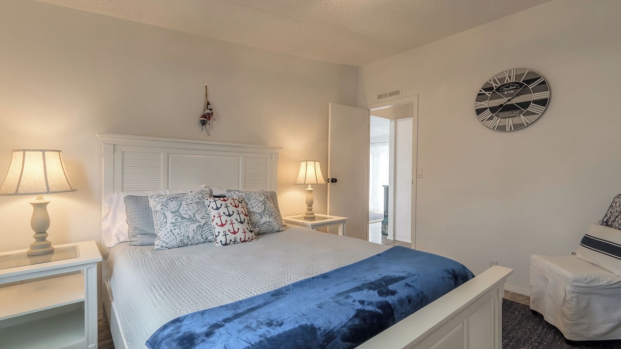 Photo of Bedroom in Edgewater