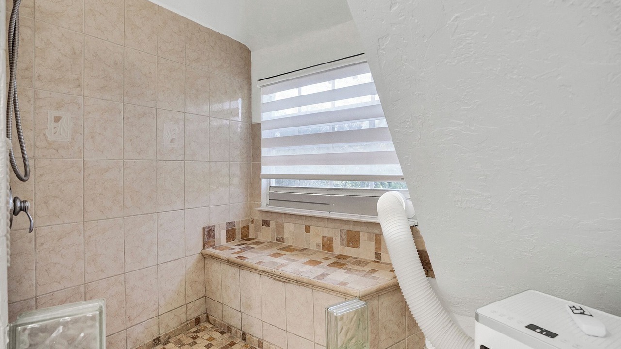 Photo of Bathroom in Royal Poinciana