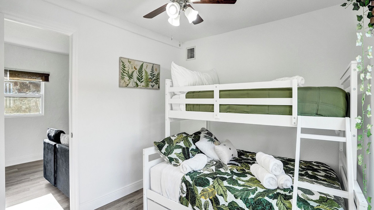 Photo of Bedroom in Royal Poinciana
