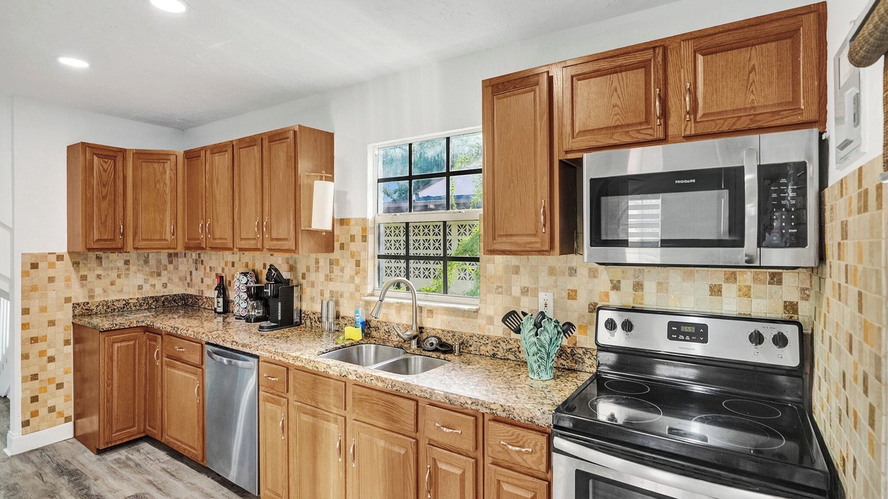 Photo of Kitchen in Royal Poinciana