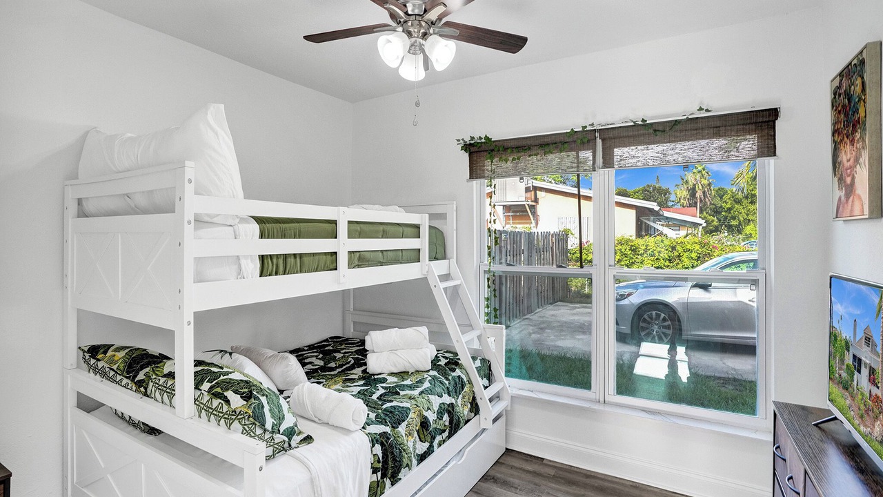 Photo of Bedroom in Royal Poinciana