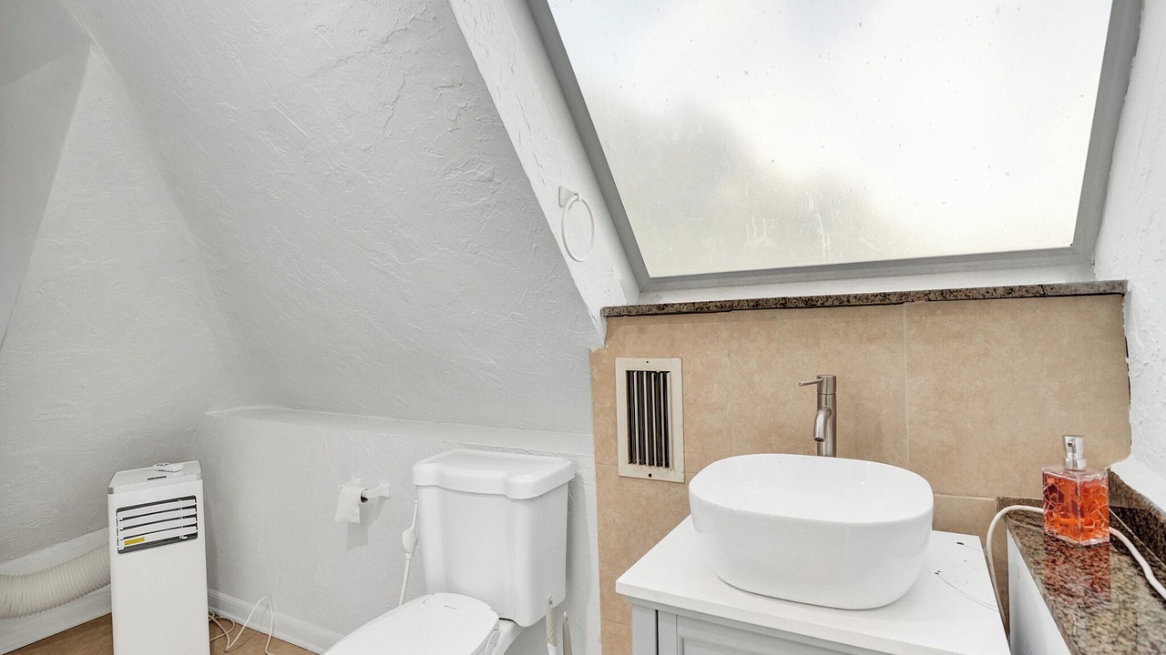 Photo of Bathroom in Royal Poinciana