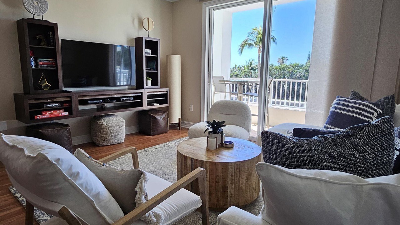 Photo of Bedroom in East Ocean Ave