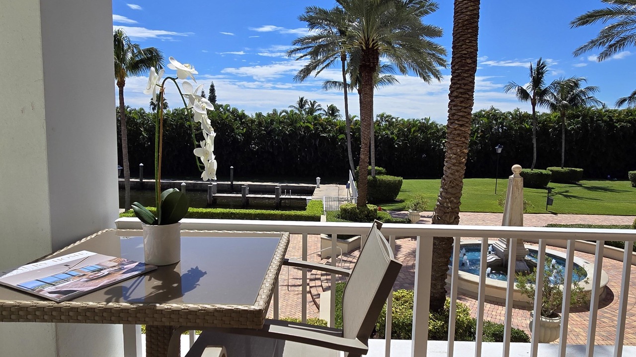 Photo of Patio Balcony in East Ocean Ave