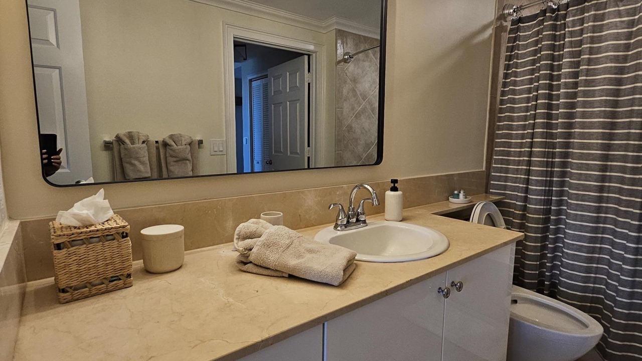 Photo of Bathroom in East Ocean Ave
