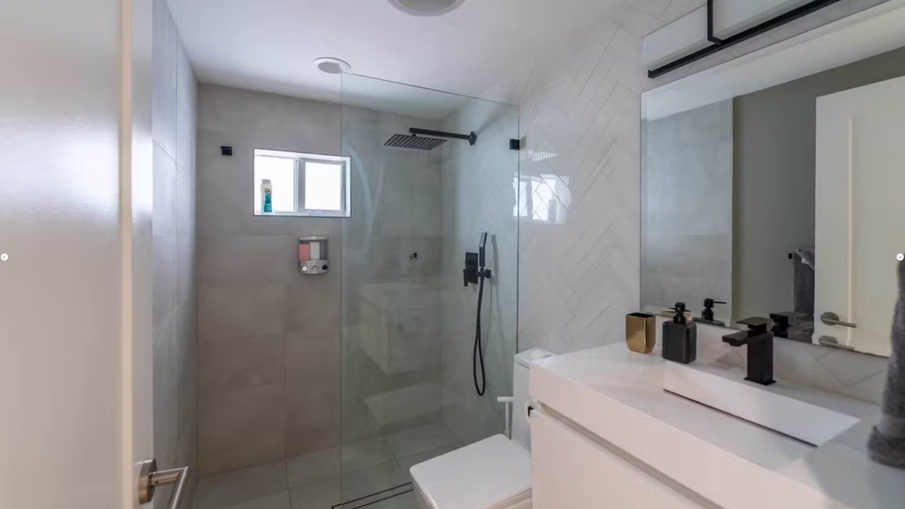 Photo of Bathroom in Dolphin Isles