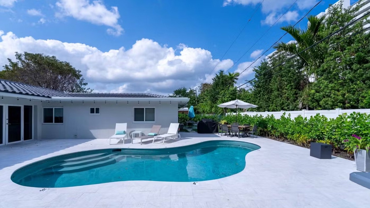 Photo of Outdoor in Dolphin Isles