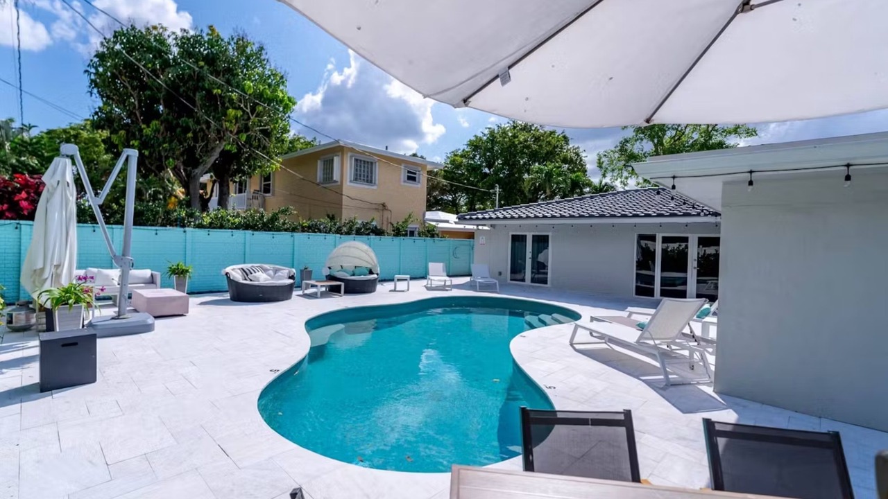 Photo of Outdoor in Dolphin Isles