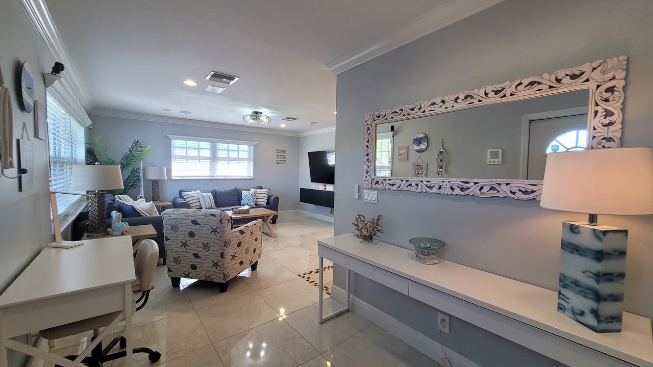 Photo of Livingroom in Pineapple Grove Arts District