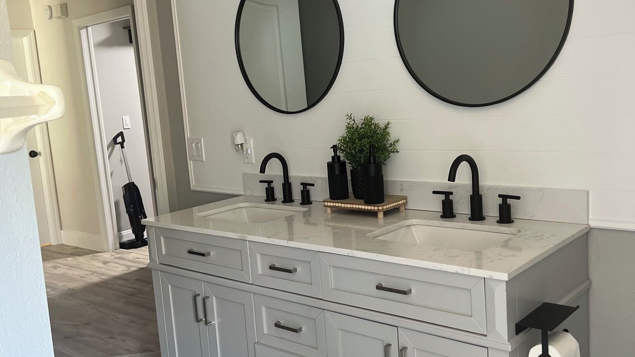 Photo of Bathroom in Riverhaven Village