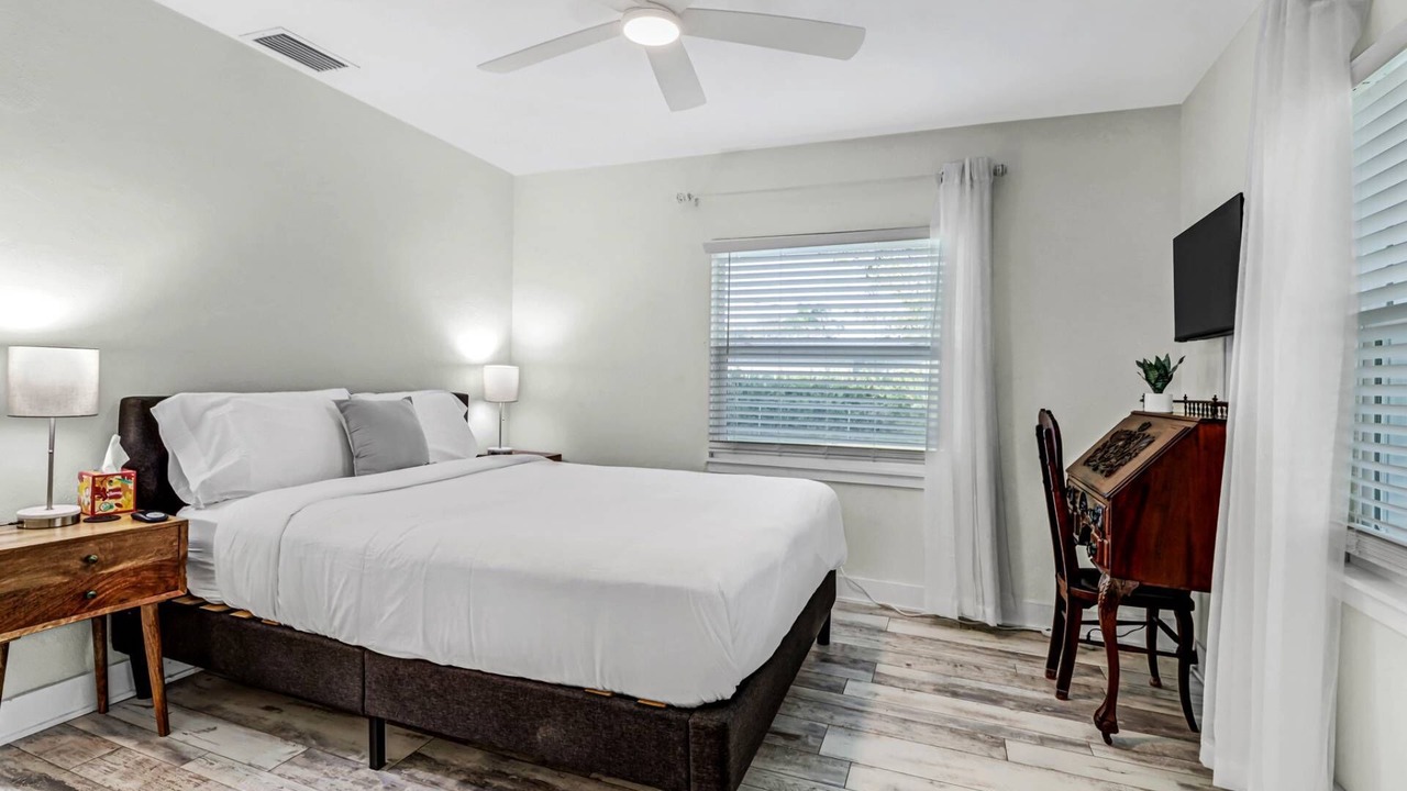 Photo of Bedroom in Coconut Grove