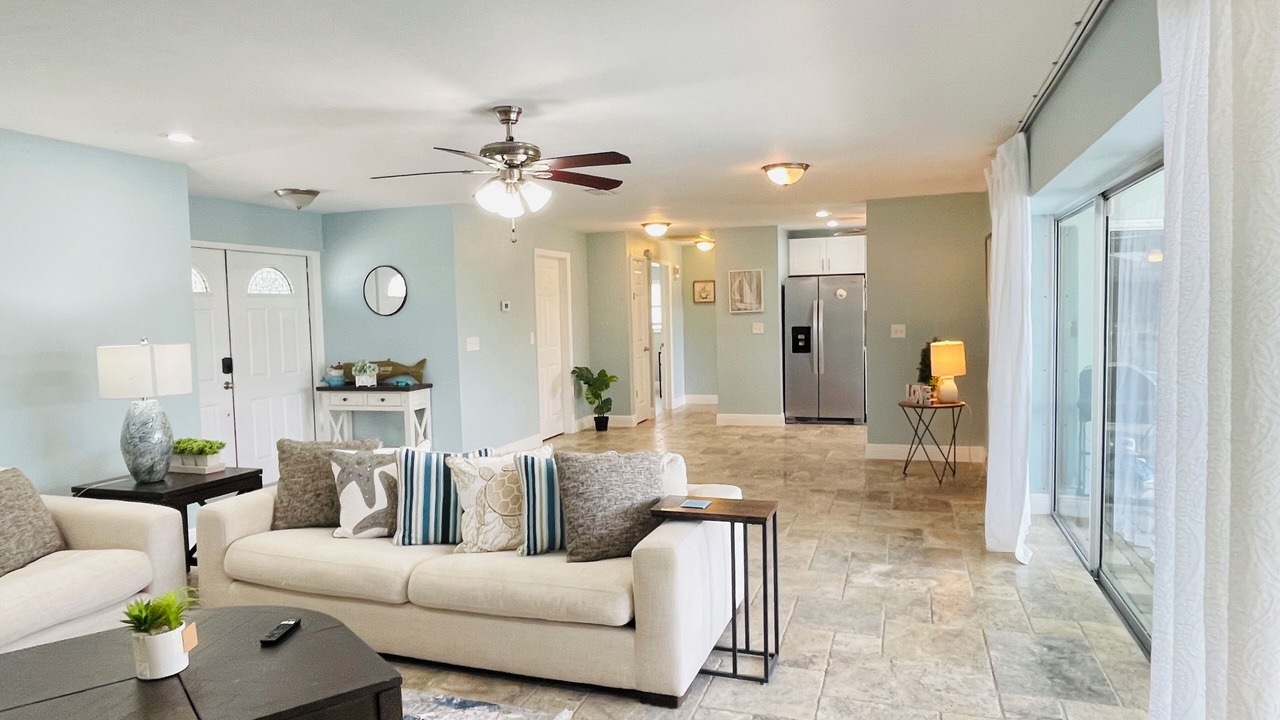 Photo of Livingroom in Eight Lakes