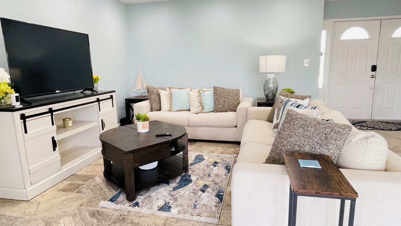 Photo of Livingroom in Eight Lakes