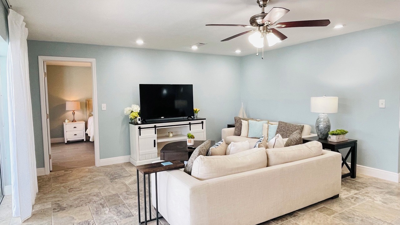 Photo of Livingroom in Eight Lakes
