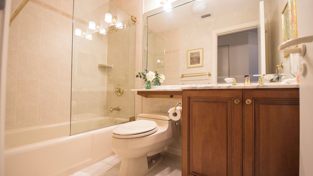Photo of Bathroom in Isles of Capri