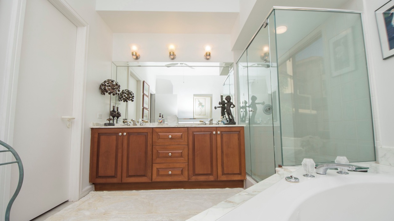 Photo of Bathroom in Isles of Capri