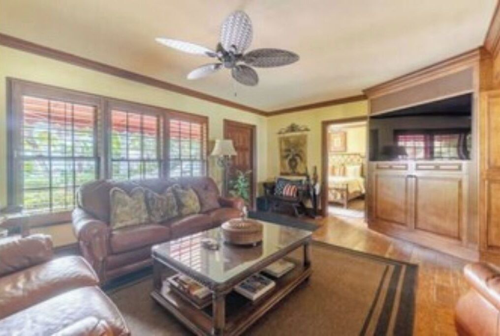 Photo of Livingroom in Palm Beach Shores