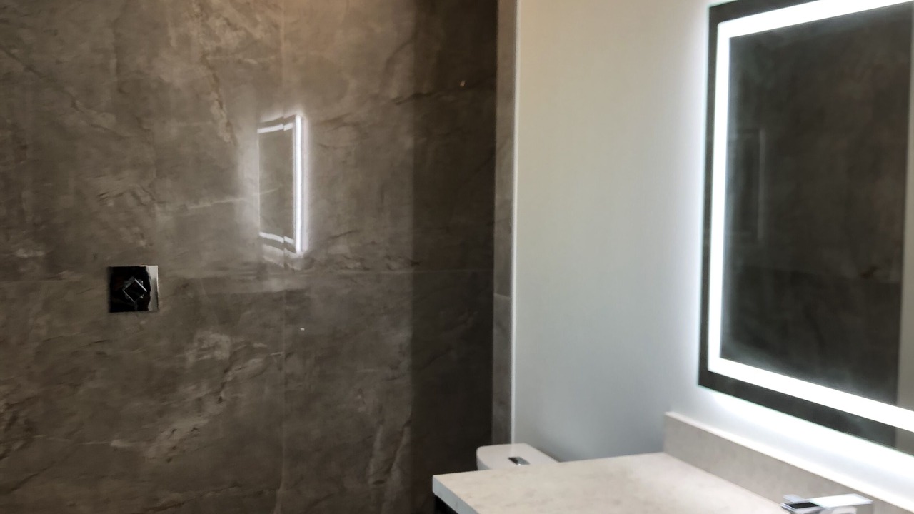 Photo of Bathroom in Park Shore