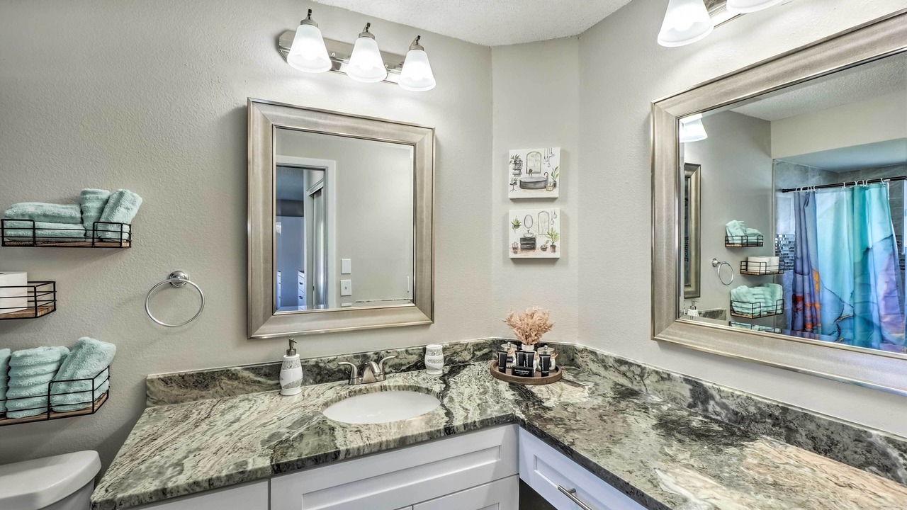 Photo of Bathroom in Regency Park