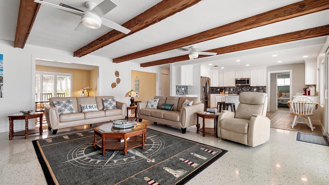 Photo of Livingroom in Ponce Inlet