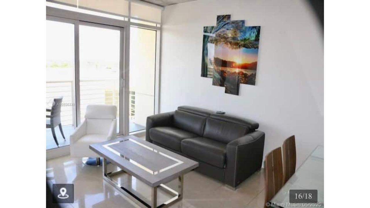 Photo of Livingroom in Midtown
