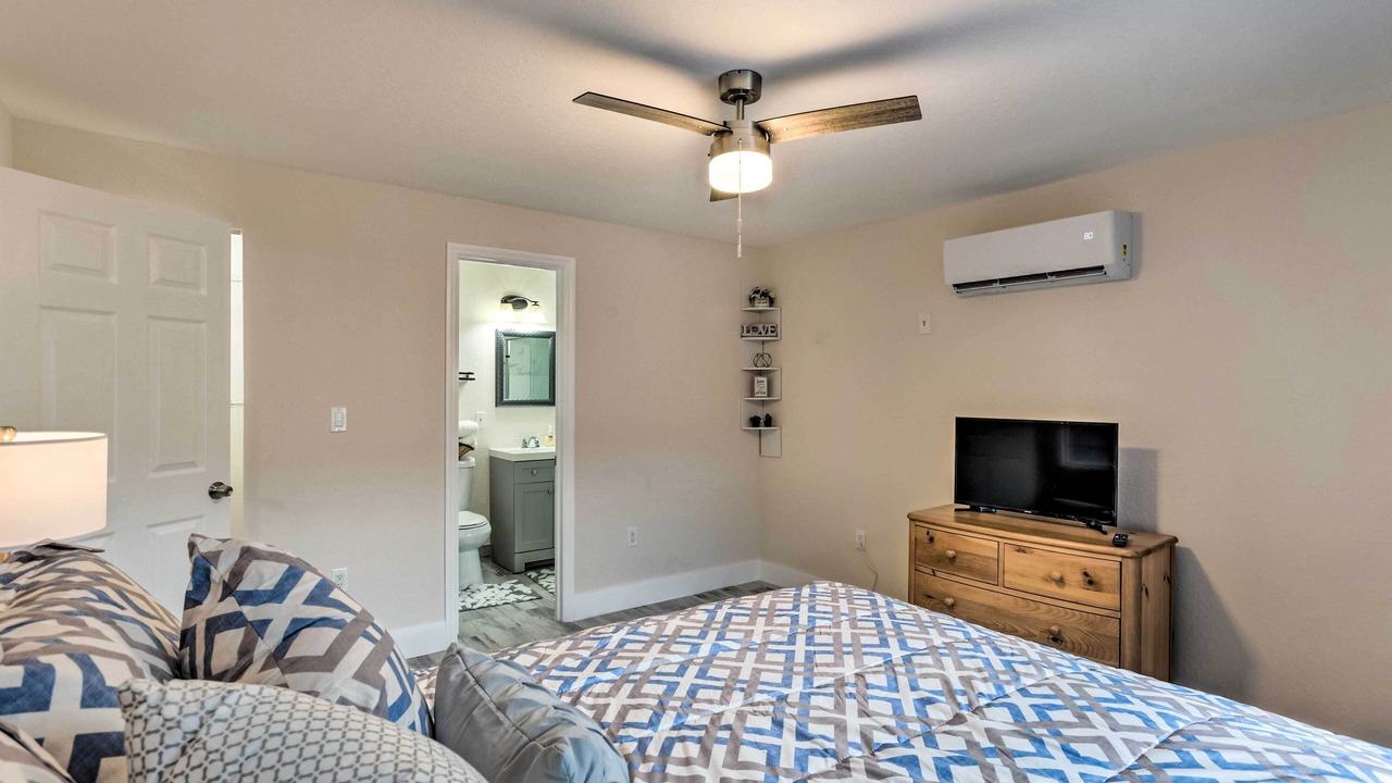 Photo of Bedroom in Riviera Beach