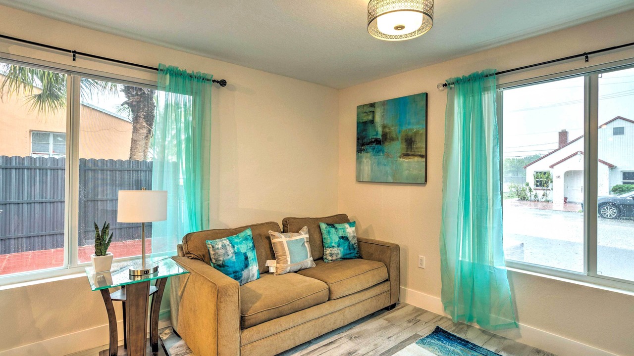 Photo of Bedroom in Riviera Beach