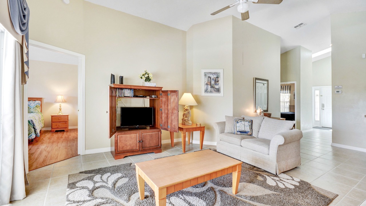 Photo of Livingroom in Florida Pines