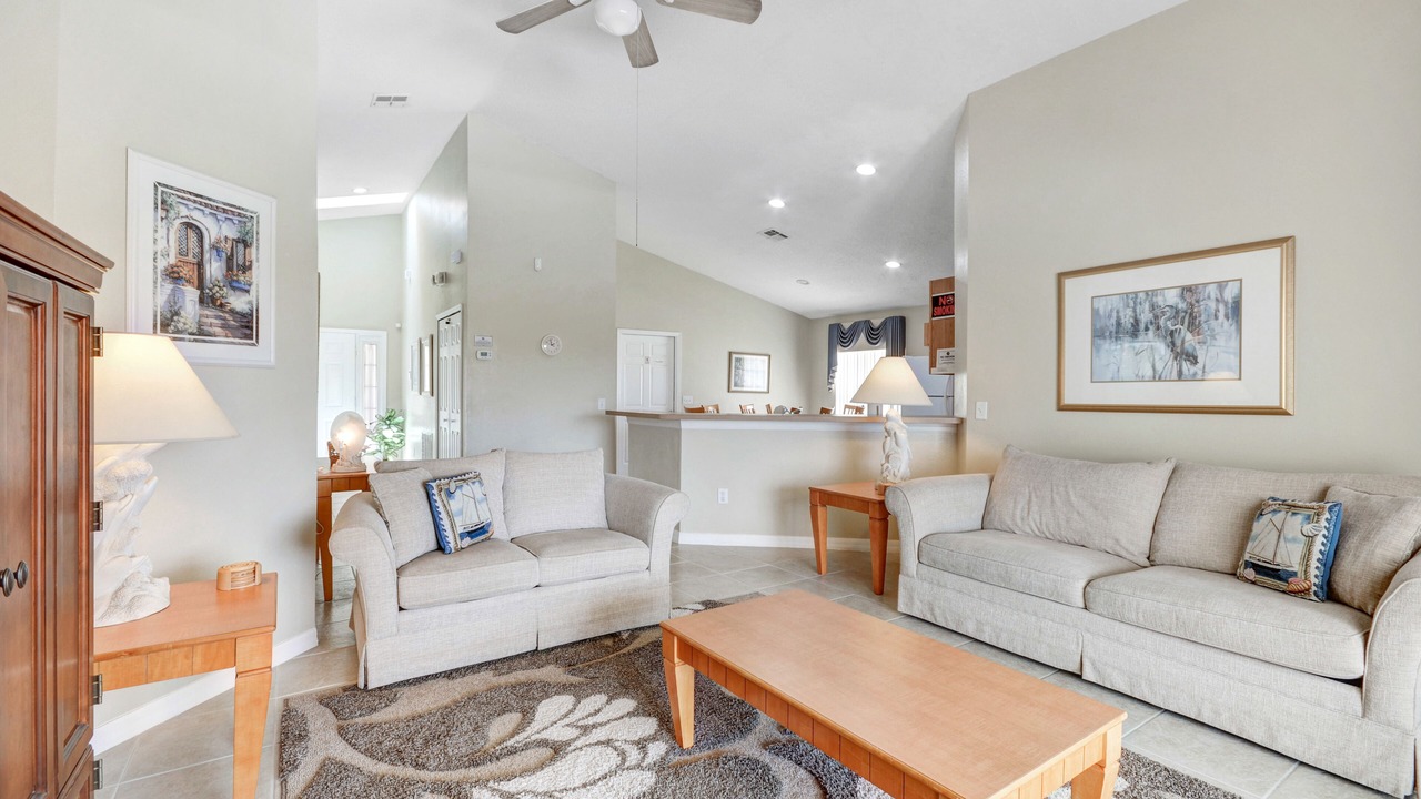 Photo of Livingroom in Florida Pines