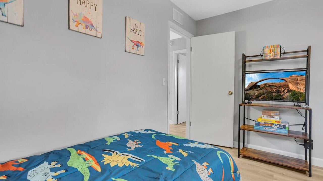 Photo of Bedroom in Sandalwood