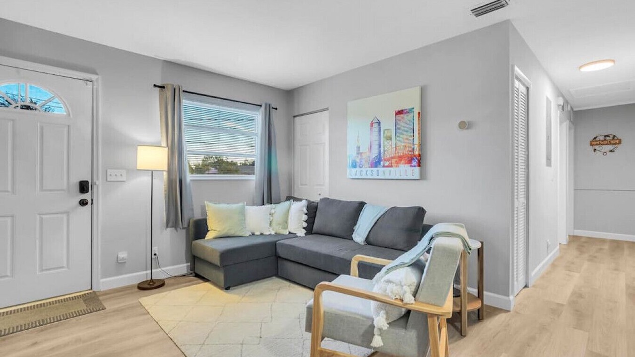 Photo of Livingroom in Sandalwood