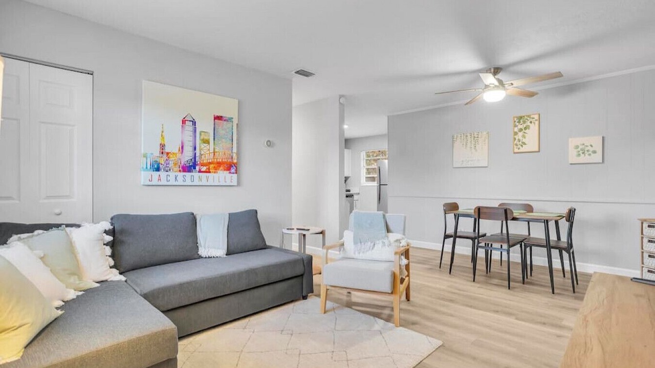 Photo of Livingroom in Sandalwood