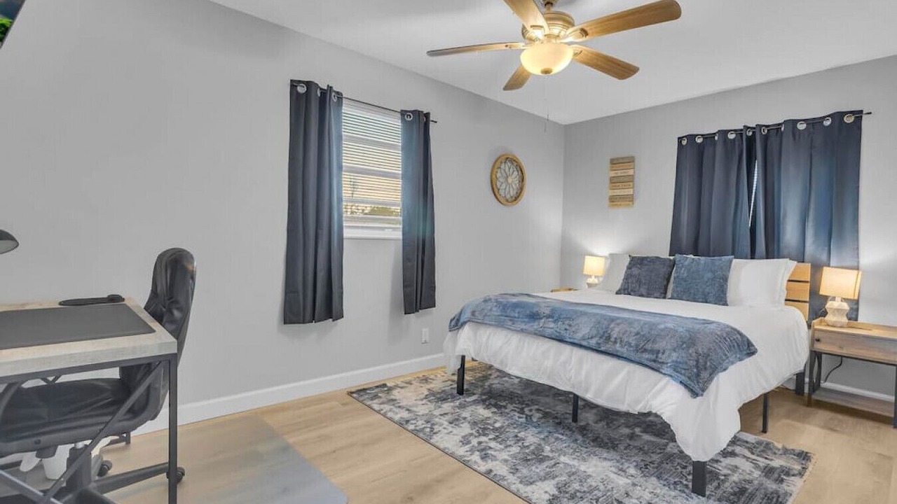 Photo of Bedroom in Sandalwood