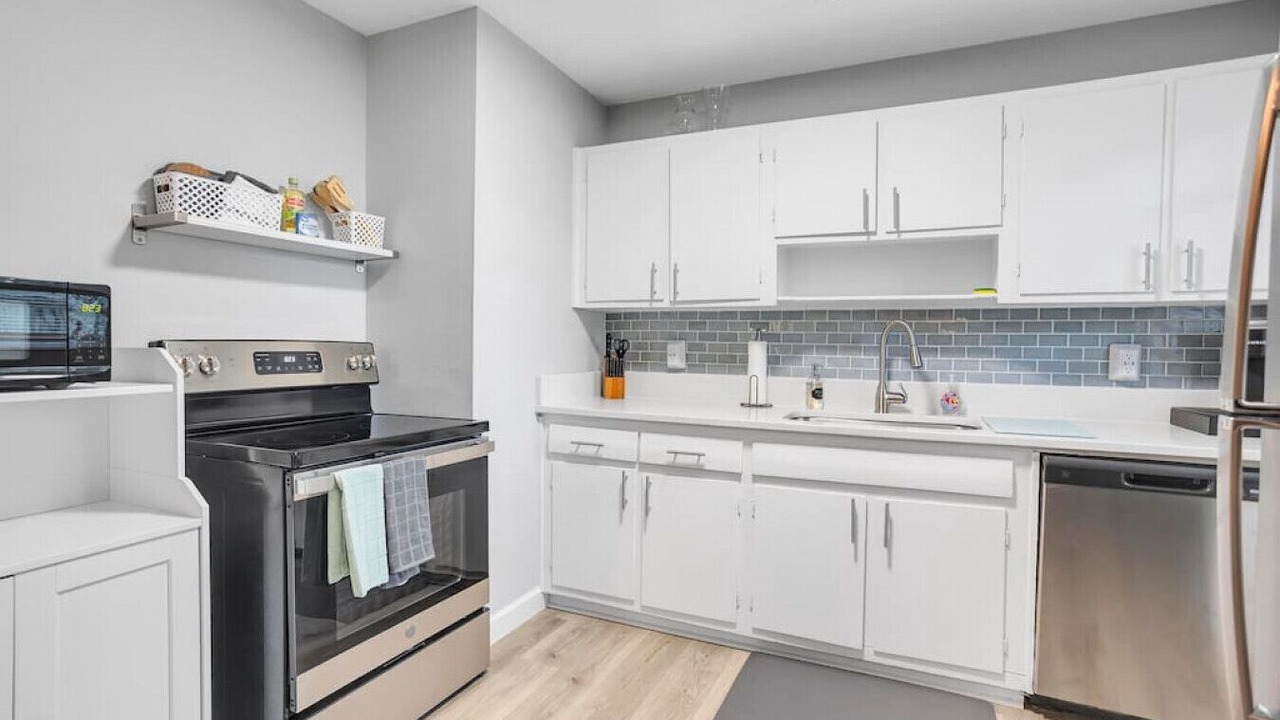 Photo of Kitchen in Sandalwood