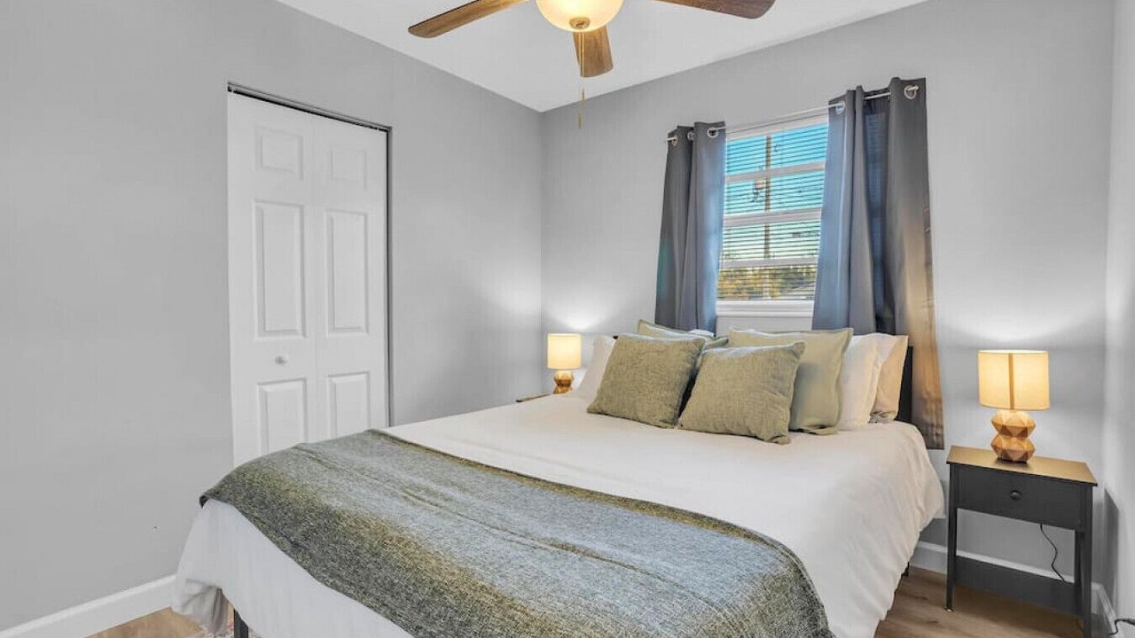 Photo of Bedroom in Sandalwood