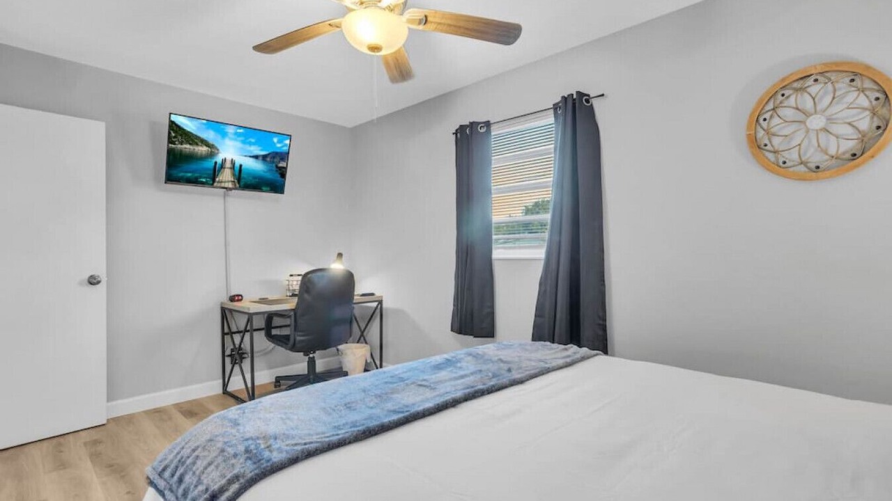 Photo of Bedroom in Sandalwood