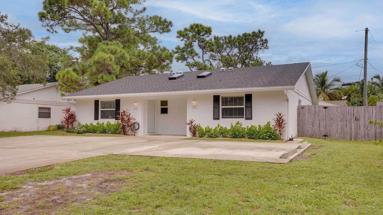 Photo of Outdoor in North Palm Beach Heights