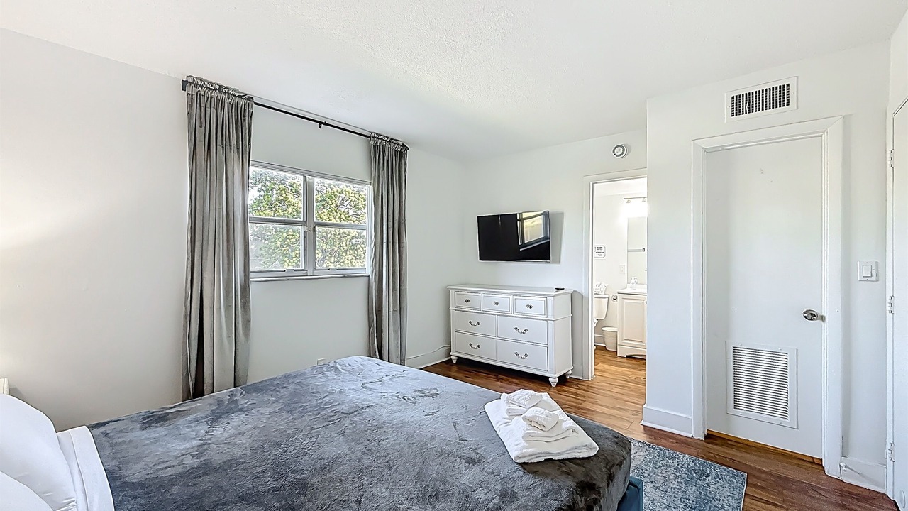 Photo of Bedroom in Survey Creek