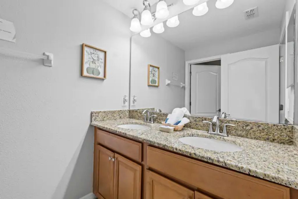 Photo of Bathroom in Lindfields