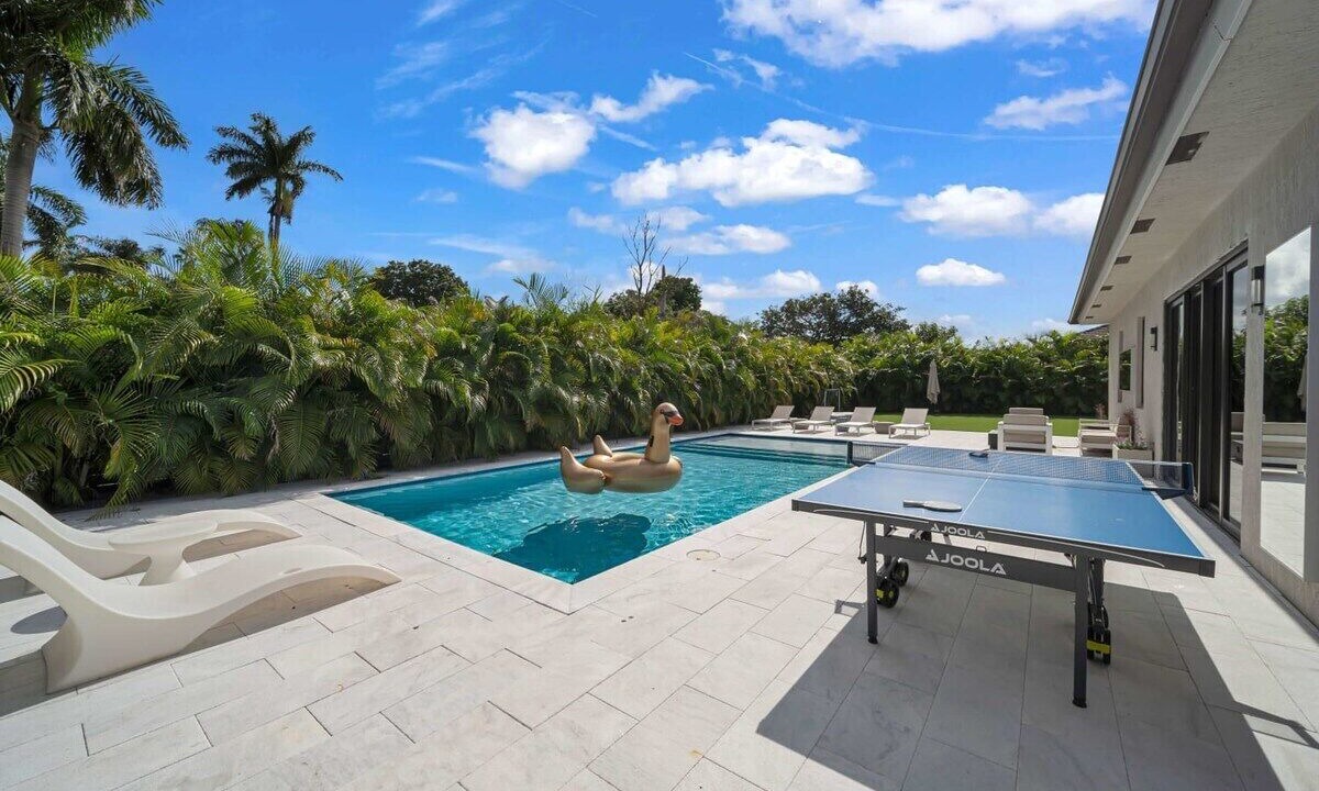 Photo of Outdoor in Golden Glades
