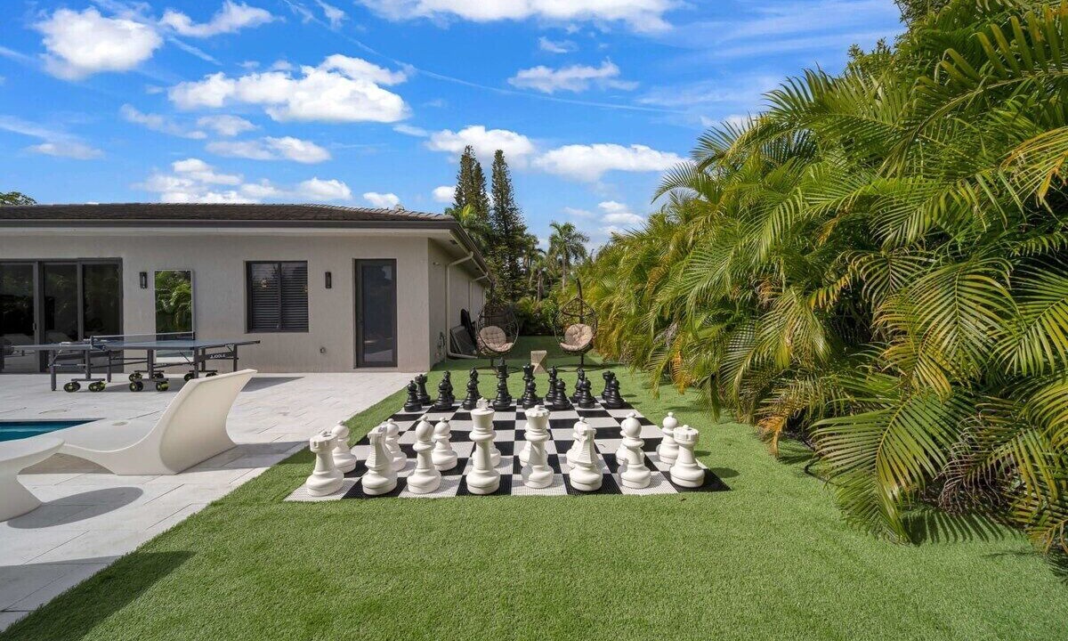 Photo of Outdoor in Golden Glades