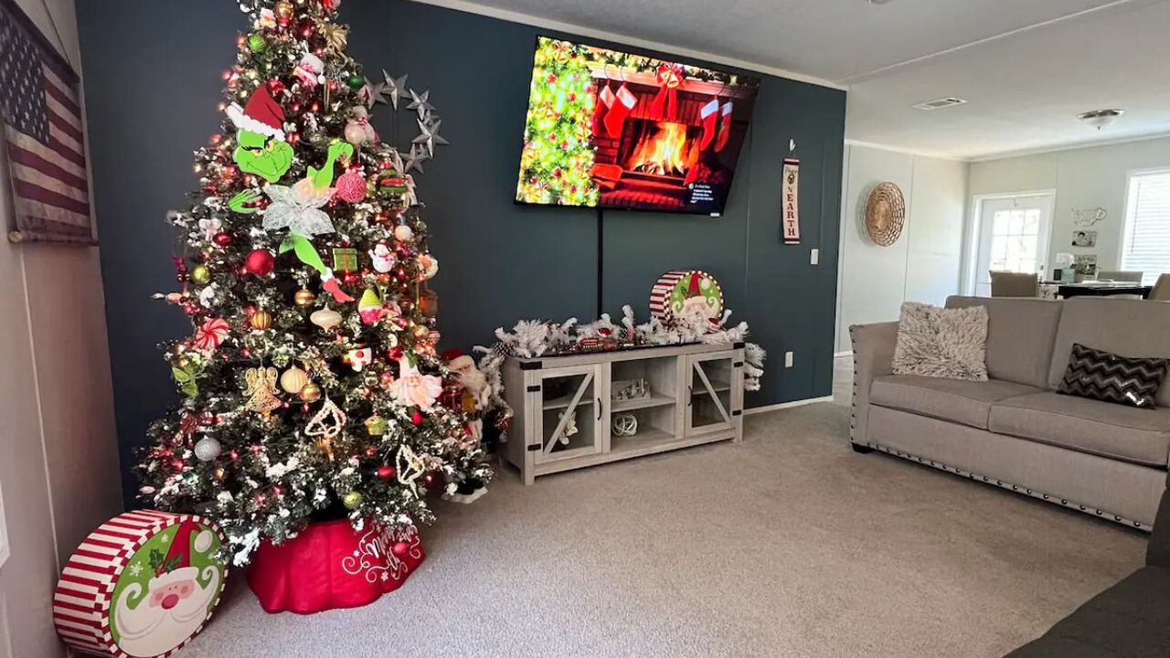 Photo of Livingroom in Land O' Lakes