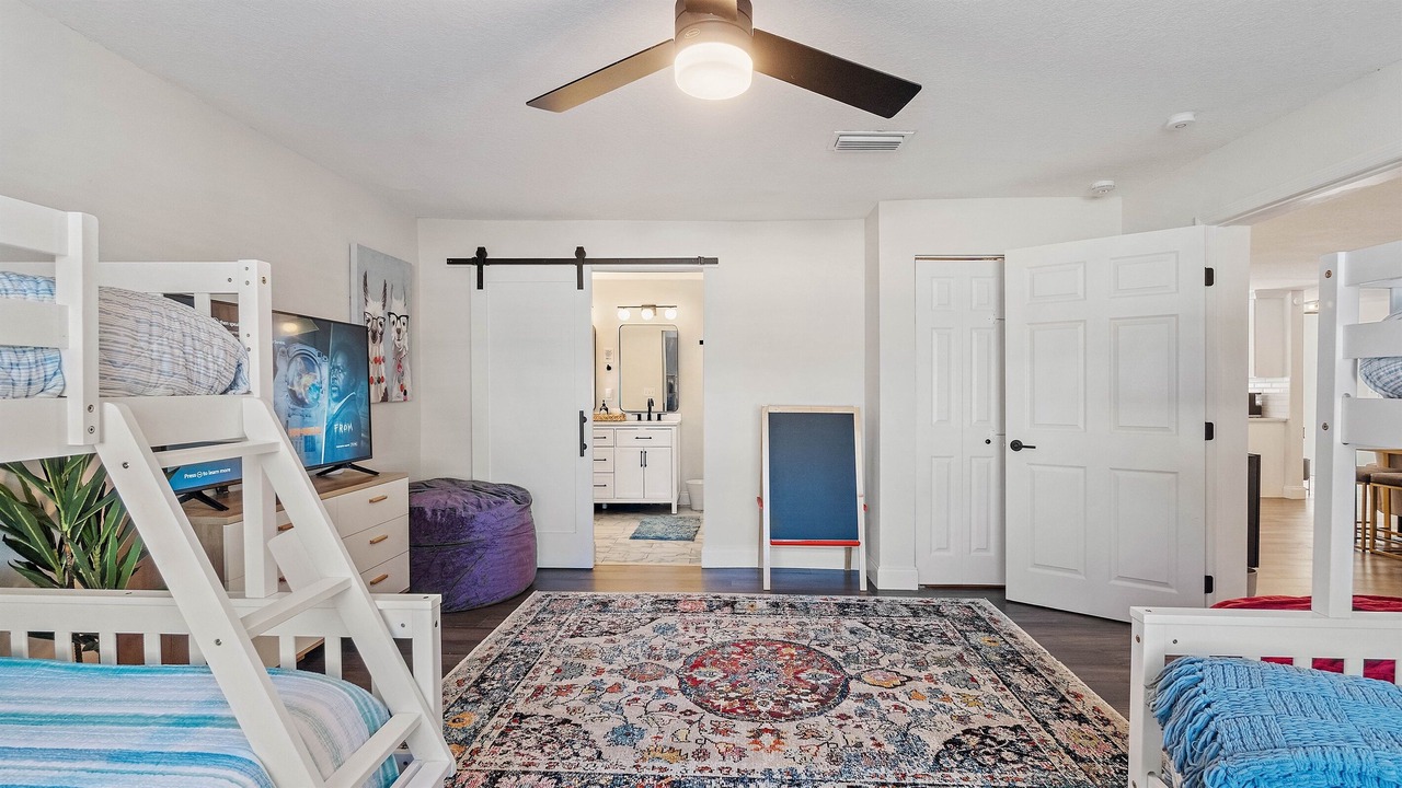 Photo of Bedroom in Lakewood Estates