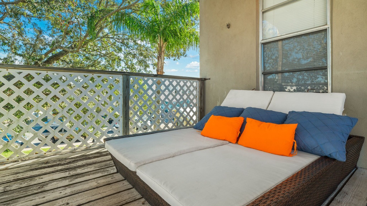 Photo of Patio Balcony in Sebring