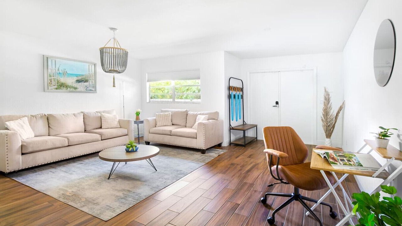 Photo of Livingroom in East Naples