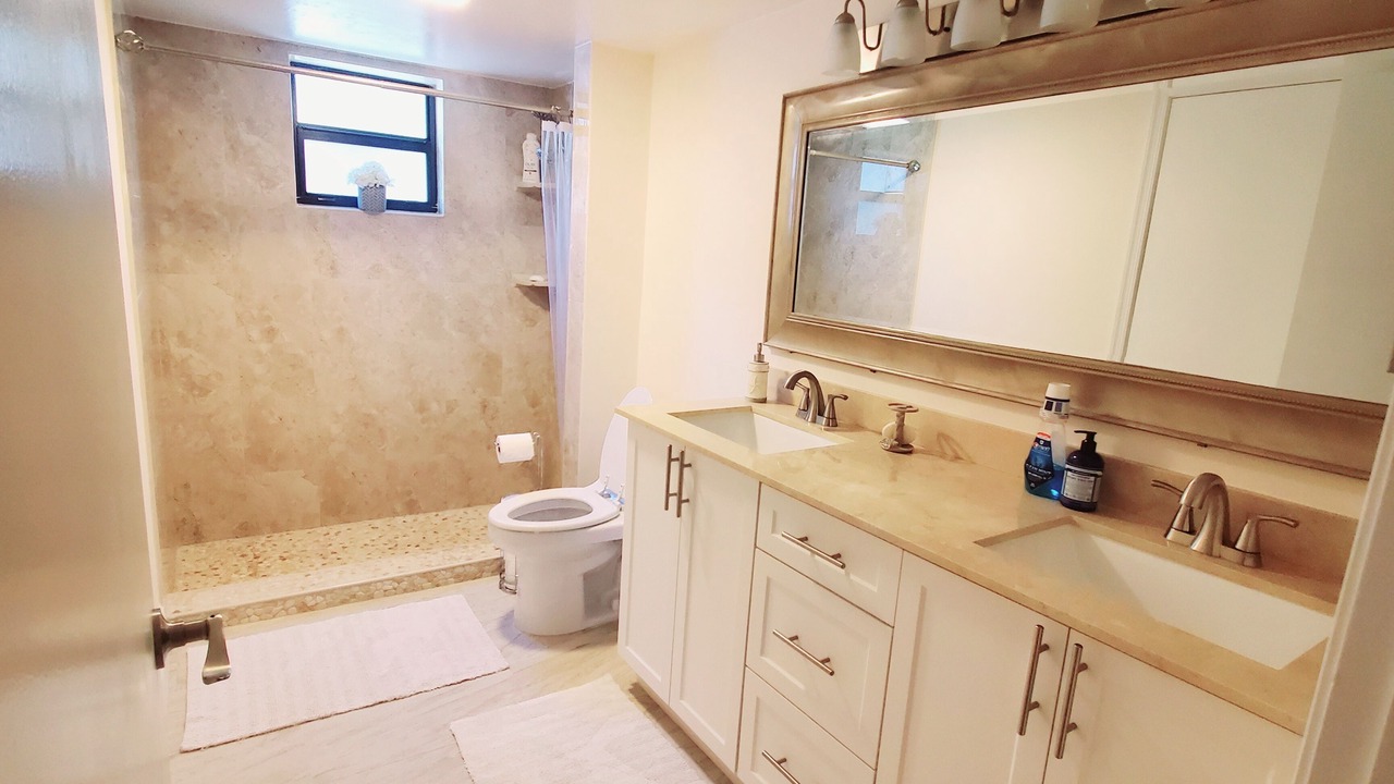 Photo of Bathroom in BallenIsles